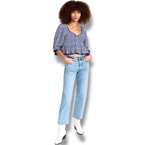 Free People Cropped Sweatheart Neckline V-neck 3/4 Sleeve Blue Floral Blouse - Picture 3 of 16